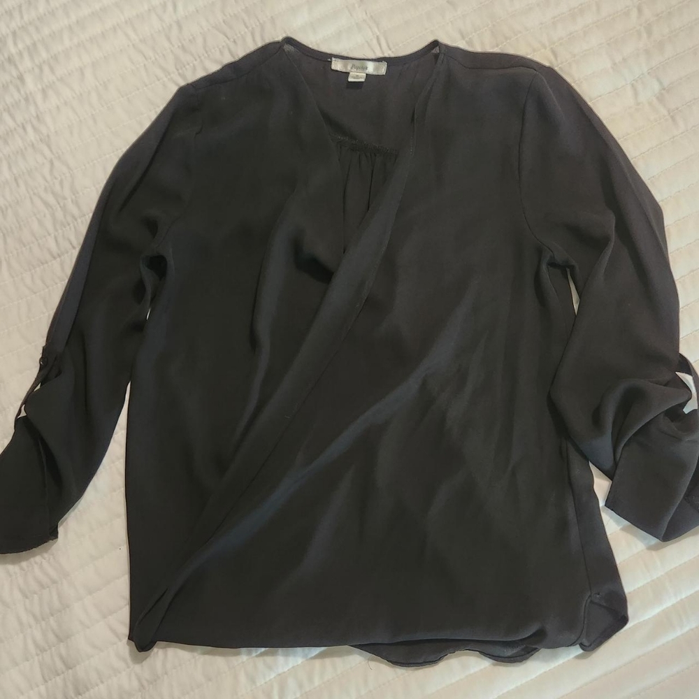 Black long sleeve top with a cool type collar Size:M